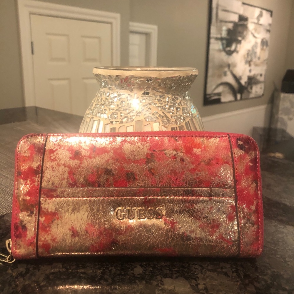 GUESS wallet